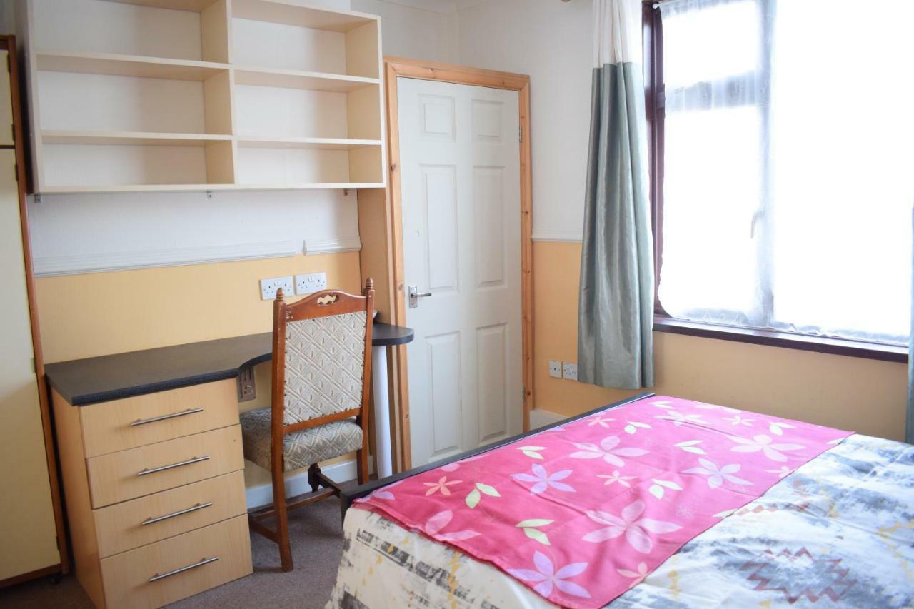House Stay In Bangor North Wales Экстерьер фото